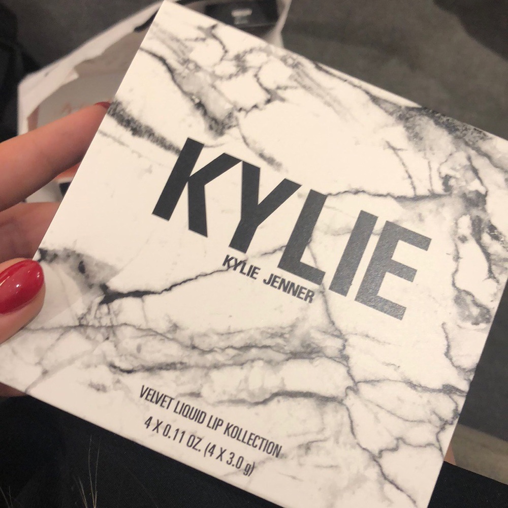 KYLIE COSMETICS SOLDOUT TOPSHOP POPUP SHOP LIP SET